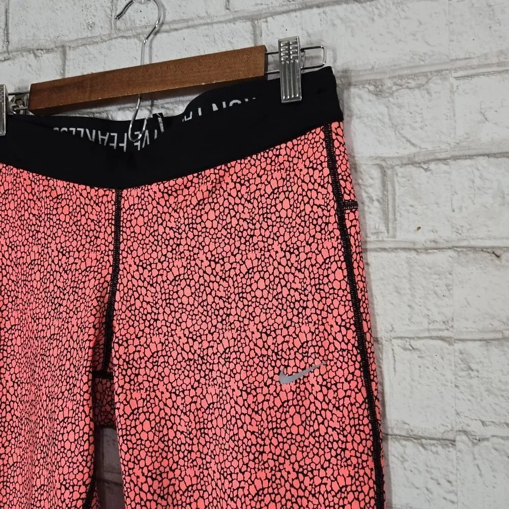 Nike Coral Pink Printed Capri Leggings with Black Waistband